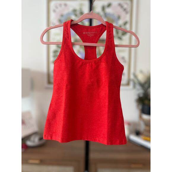 NWOT Beyond Yoga Spacedye Step Up Racerback Tank Candy Apple Red Heather Small - Picture 6 of 7